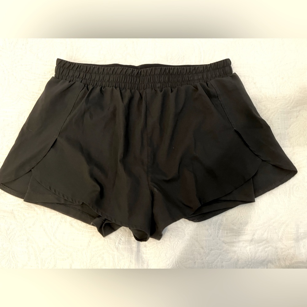 Girlfriend Collective Athletic Polyester Gym Shor… - image 1